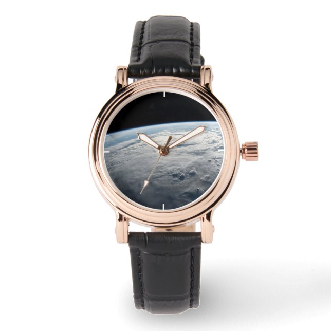 Relógio Ciclone Tropical Idai Acima Da Costa Da África. (Frente)