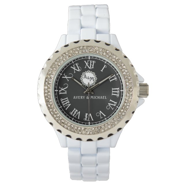 Relógio Classic Black & White Monogrammed Couple’s Wristwa (Frente)