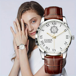 Relógio Classic Roman Numeral Monogram Sophisticated Styli