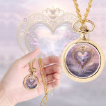 Relógio Coração vitoriana do ouro com flores lilás, safra<br><div class="desc">Este belo relógio do Necklace mostra um coração vitoriano ouro decorado com flores em fundo romântico em cores lilás moles. Um maravilhoso presente de Dia de os namorados para qualquer mulher! Custom Text.</div>