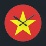 Relógio de Parede de Bandeira do Vietnã<br><div class="desc">Vietnam Flag. Design na parede. Vestuário,  acessórios,  produtos para escritório,  produtos para casa e muito mais...  Não se esqueça da coleção inteira.</div>