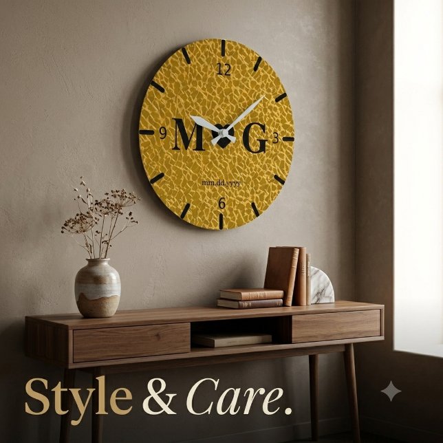 Relógio de Parede Monograma Texturizado a Ouro par (Gold Textured Monogram Wall Clock for Love)