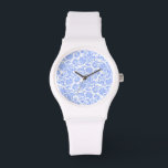 Relógio De Pulso Damascos Florais Azuis de Pó Branco<br><div class="desc">Maçãs florais azuis de pó Elegante sobre fundo branco personalizado. Se precisar de ajuda para personalizar qualquer um dos meus designs,  entre em contato com o designer do ArtOnWear. Formatação de texto livre com ajuda ao vivo disponível por solicitação.</div>