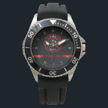 Relógio De Pulso Fino Red Line Personalizado Nome Stripe Bombeiro<br><div class="desc">Você é parte da irmandade e irmandade do resgate de incêndios. Celebre isso com este relógio personalizado que coloca seu nome em vermelho ao longo da linha contínua fina vermelha ao longo do centro inferior do relógio. Mais perto do centro, o símbolo clássico do bombeiro, a Cruz Maltesa. Um presente...</div>