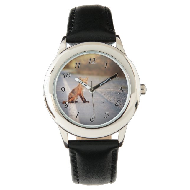 Relógio De Pulso Raposa Vermelha Sentada ao lado da estrada (Frente)
