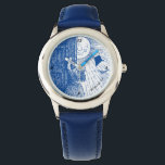 Relógio Deixe o Sol brilhar em azul<br><div class="desc">Este relógio baleado mostra uma jovem abrindo a porta ao sol. Pode ser personalizado com uma linha de texto. presente de excelente para qualquer garota.</div>