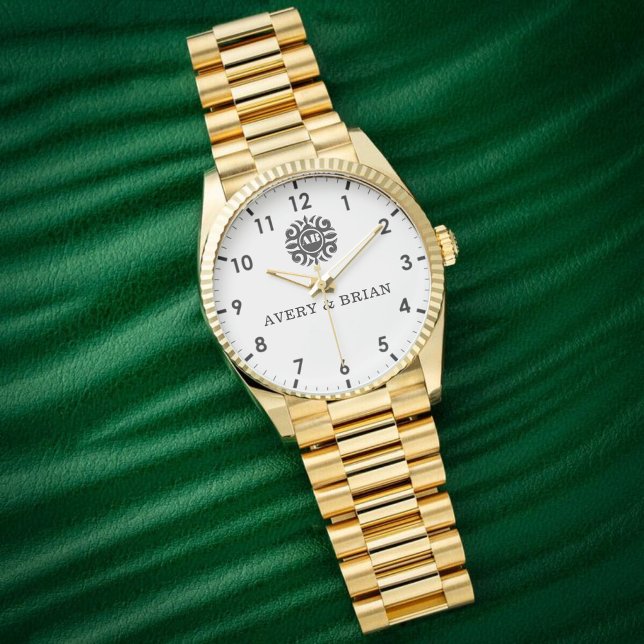 Relógio Elegant Personalized White & Black Monogram custom (Criador carregado)