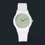 Relógio Elegante do Monograma Moderno Minimalista Verde Sa<br><div class="desc">Apresentando nossa Coleção Elegante do Monograma Moderno Minimalista Verde: Elevem sua estética com sofisticação serena e elegância eterno. Nossa coleção mostra designs minimalistas em uma matiz verde tranquila, complementada por monogramas refinados adaptados ao seu estilo pessoal. De papelaria polida a acessórios versáteis, cada peça da nossa coleção é meticulosamente trabalhada...</div>