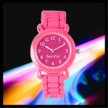 Relógio ESCOLHA SUAS CORES, Nome, Crianças, Pulso Rosa<br><div class="desc">Este relógio de pulso infantil divertido com uma pulseira de silicone rosa pode ser personalizado como você quiser. Você pode ESCOLHER SUA PRÓPRIA COR para substituir o fundo cor-de-rosa profundo no rosto do relógio e fazer o texto dizer o que quiser. Ou manter o meu design branco e rosa. Todos...</div>