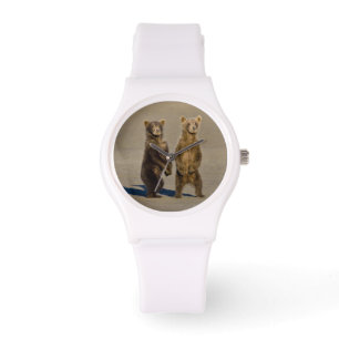 Relógio EUA. Alasca. Ursos castanhos costeiros