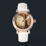 Relógio Floresta Mágica com Luzes Fadas<br><div class="desc">Um relógio com uma ilustração quimicamente encantadora em cores ricas marrom e amarela. Uma floresta mística mágica com uma grande árvore segurando uma lanterna antiquada. Luzes de fada dançando ao redor. Um design maravilhoso e encantador.</div>