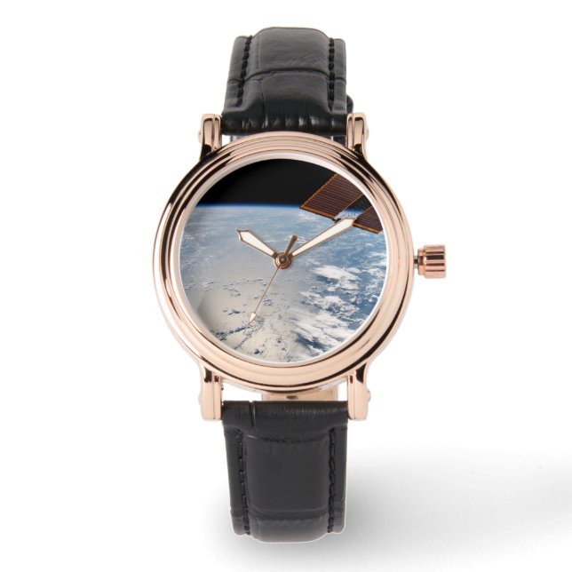 Relógio Formação De Nuvens Em Torno Do Sol Ao Longo Do Pac (Frente)