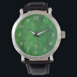 Relógio Formas Aleatórias - Abstrato Verde<br><div class="desc">Uma pintura de abstrato acrílico com formas aleatórias,  formas e pinceladas em diferentes tons de verde brilhante. Tema da na moda moderna. Verde simboliza harmonia,  rejuvenescimento,  crescimento e equilíbrio.</div>