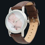 Relógio Foto e nome do recém-nascido bebê<br><div class="desc">Dê a ela um presente que ela apreciará e manterá,  personalize o relógio desta mulher com sua foto favorita de bebê. Personalize o nome neste eWatch.</div>