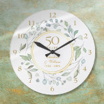 Relógio Grande 50º Aniversário de Casamento Floral Greenery<br><div class="desc">Com uma delicada aquarela floral verde,  este relógio botânico de 50 anos de casamento pode ser personalizado com seus detalhes especiais de aniversário de ouro,  em uma tipografia elegante,  em dois anéis de ouro. Projetado por Thisnotme©</div>