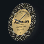 Relógio Grande 50º Aniversário Dourado e Ouros<br><div class="desc">Elegante Feliz 50º aniversário de casamento,  ouro e diamantes com texto personalizável preto. Mandala floral de prata e ouro sobre fundo preto.</div>