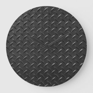 Relógio Grande Aço preto, textura metálica ondulada.