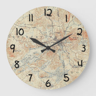 Relógio Grande Aldeia e área do lago Saranac em Adirondacks