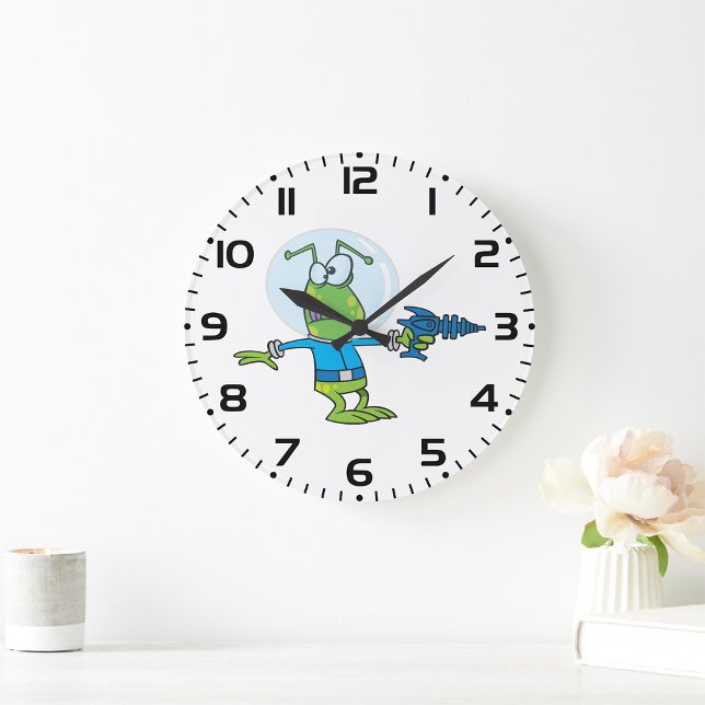 Relógio Grande Alienígena engraçada com Ray Gun Sci-Fi Invader (Criador carregado)