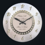 Relógio Grande Aniversário de Casamento de 25 Metálico de Ouros<br><div class="desc">Relógio de aniversário de casamento de diamantes de ouro elegantes.</div>