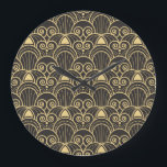 Relógio Grande Art Deco: Azulejos Geométricos Ouros.<br><div class="desc">Vintage padrão de azulejos geométricos modernos. Forma revestida com ouro. fundo de luxo sem descontinuidades deco-art abstrato. Perca-se no ouro artístico nouveau de colheita ornamental e no padrão marrom. Entre na elegância do art nouveau com este padrão floral sem costura abstrato em vermelho. Um toque de sofisticação e estilo. padrão,...</div>