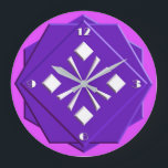 Relógio Grande Art Deco — padrão geométrico violeta e orquídea<br><div class="desc">Art Deco,  estilizado,  branco sobre padrão geométrico violeta roxo sobre fundo cor-de-rosa orquídeo,  em formas empilhadas,  com aspecto tridimensional e com bordas facetadas - arte digital</div>