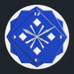 Relógio Grande Art Deco sapphire Blue - padrão geométrico<br><div class="desc">Art Deco,  estilizado,  branco sobre o padrão geométrico azul-safira em formas empilhadas,  de aparência 3-d com bordas facetadas - arte digital</div>