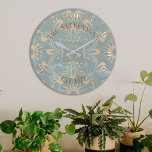 Relógio Grande Azul Claro E Mosaico De Creme Com Vista À Pedra<br><div class="desc">Um relógio de parede de aspecto de pedra,  azul claro e creme. O texto é totalmente personalizável. Para alterá-la,  use a opção Personalizar. Para obter mais alterações,  como alterações na fonte,  cor da fonte ou layout de texto,  use a opção Editar design.</div>