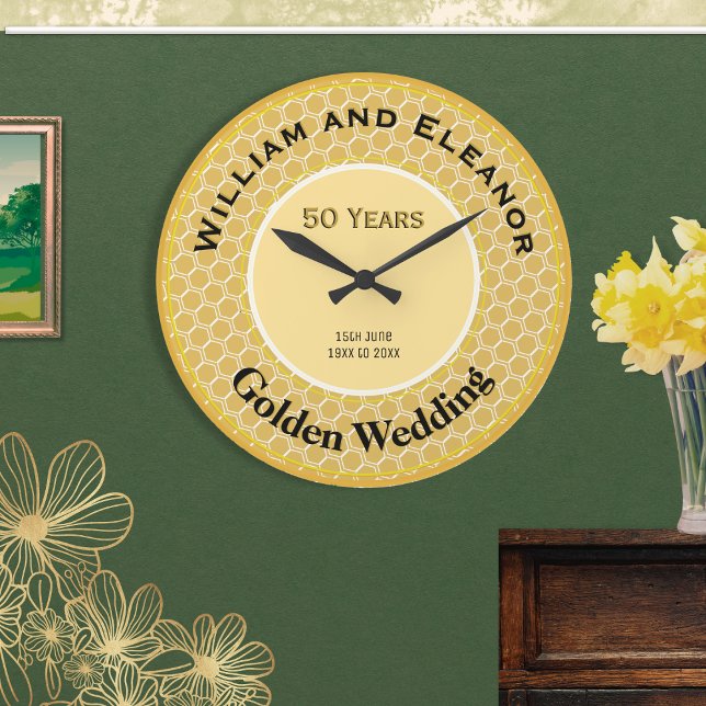 Relógio Grande Bodas de Ouro 50º Aniversário 50 Anos Favos de Mel (A personalized Golden Wedding 50th Anniversary clock with honeycomb design. An ideal keepsake gift.)