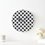 Relógio Grande Bolinhas, padrão de Bolinhas, preto e branco<br><div class="desc">Padrão de bolinhas bonito,  divertido e adorável em preto e branco. Presente moderno e moderno,  perfeito para o amante das bolinhas em sua vida.</div>