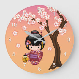 Relógio Grande Boneca Kokeshi Sakura - Garota Geisha no Pêssego