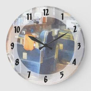 Relógio Grande Cadeira De Barbeiro Com Orange Barber Cape