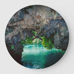 Relógio Grande Caverna de Morcegos em Airai, Palau, Micronésia