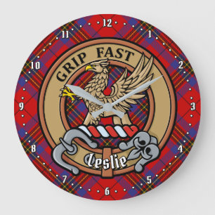 Relógio Grande Clan Leslie Crest sobre o Red Tartan