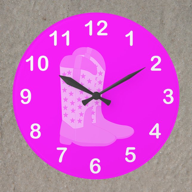 Relógio Grande Cowboy Boots Stars Números Brancos Rosa (A clock with a pair of pink cowboy boots with stars surrounded by white numbers.)