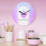 Relógio Grande Cupcake Bakery Pastry Chef Purple Glitter Drips<br><div class="desc">Make a stylish impression with this elegant, sophisticated, simple, and modern custom name wall clock. A sparkly, purple, pink, blue cupcake, script handwritten typography and glitter drips overlay a faux metallic champagne purple blue ombre background. Personalize with your full name, business, or other info. Your choice of a round or...</div>