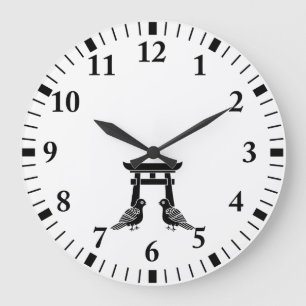 Relógio Grande Diante das pombas e Torii