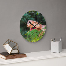 Dinossauro na floresta. 