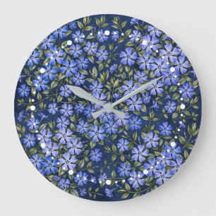 Relógio Grande Encantadoras Flores de Vinca Dispersas Azul Profun