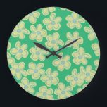 Relógio Grande Flores de margarida verde - Design de padrão de di<br><div class="desc">Green Daisies Retro Fund Padrão Floral design. este retrofloral padrão de design é simplesmente um detalhe maravilhoso em seu quarto! Dá-nos energia para começar um novo dia.</div>