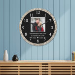 Relógio Grande Foto do Aniversário do 25 Glitter Preto e Silver<br><div class="desc">Relógio único de 25 aniversário para celebrar 25 anos de amor.Personalize o relógio único de casamento preto e prateado com a foto do casal,  nome e anos.</div>
