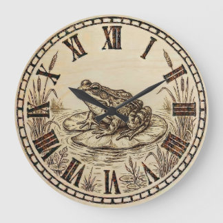 Relógio Grande Frog Wall Clock | Wood-Burned Nature Style