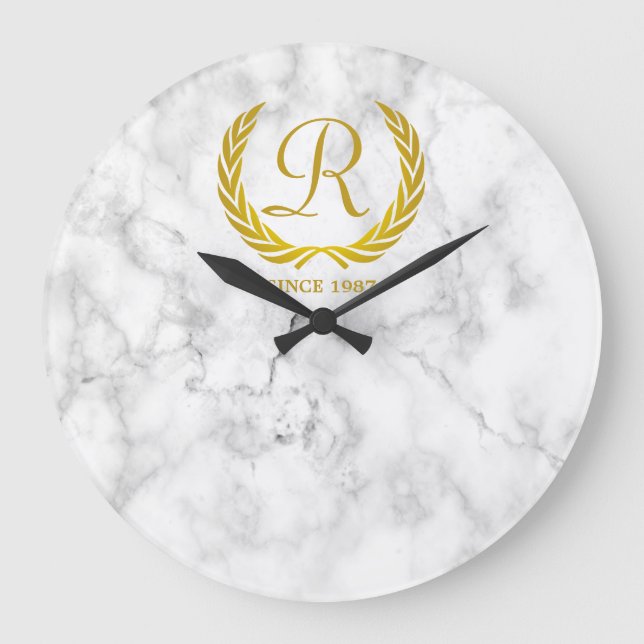 Relógio Grande Gold Classic Monogram Laurel Leaf White Marble (Frente)