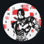 Relógio Grande Liga da Justiça| Cyborg Digital Noir Pop Art<br><div class="desc">Veja este estilo noir de arte em quadrinhos do Cyborg da Liga da Justiça,  de pé com seu canhão cibernético no pronto. Esse gráfico preto e branco é compensado por seus aprimoramentos cibernéticos vermelhos e quadrados digitais vermelhos ao fundo.</div>
