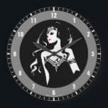 Relógio Grande Liga da Justiça | Mulher Maravilha Noir Pop Art<br><div class="desc">Veja este desenho estilizado preto e branco da Mulher Maravilha da Liga da Justiça. Esta arte de pop inspiração tem um ponto vermelho de cor para o batom.</div>