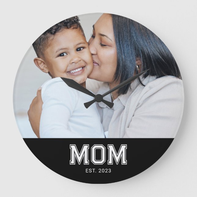 Relógio Grande Mom Established Modern White Bold Photo Round (Frente)