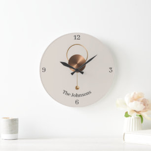 Relógio Grande Monograma Personalizado em Bronze Escovado Minimal