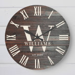 Relógio Grande Monograma Rústico Fazenda Personalizado Nome da Fa<br><div class="desc">Nome da Família Personalizado, monograma e ano de fundação Relógio de parede moderno rústico com design de estilo fazenda moderno e face de relógio numeral romano e design de painel de madeira escura / fundo de shiplap. Presente perfeito para recém-casados, presente de casamento ou presente de inauguração ou presente para...</div>
