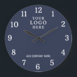 Relógio Grande Nome da empresa Logotipo comercial Marca azul corp<br><div class="desc">Os Wall Clocks com o logotipo da empresa fazem ofertas de promocional corporativo únicas. Personalize com seu nome e logotipo de empresa. Os relógios de logotipo também fazem presentes de excelente de apreciação para os funcionários.</div>