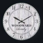 Relógio Grande Nome da família rustic Wood Personalizado<br><div class="desc">Um relógio rápido e moderno de madeira lavada em celeiro branco batendo monogramas com o nome da família. Excelente para a sua casa ou cabine,  ao estilo rústico ou fazenda.</div>